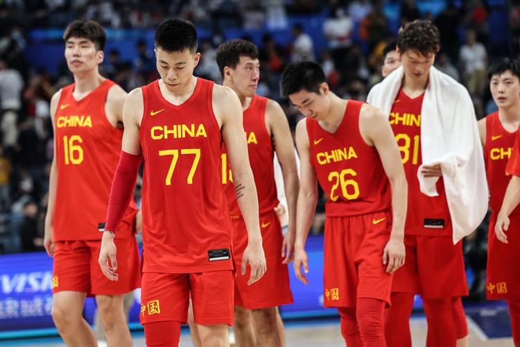 中国男篮大胜菲律宾男篮的相关图片