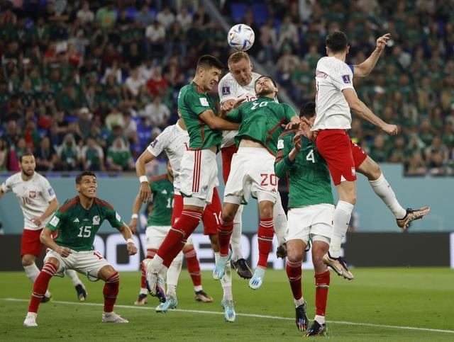 墨西哥VS波兰的相关图片